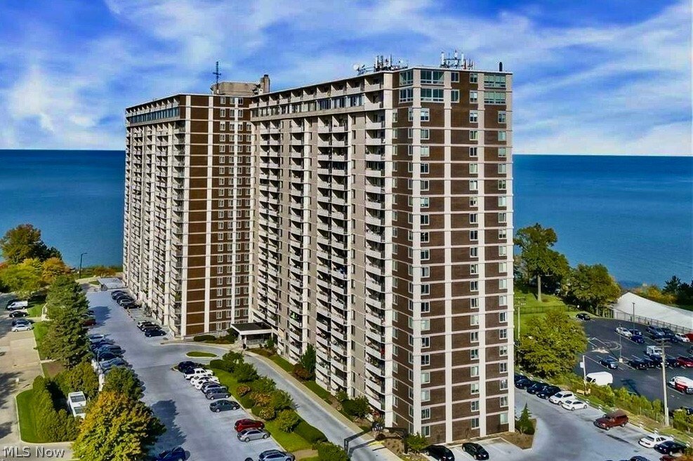 Condo in Lakewood, Ohio, United States 1 - 18327207