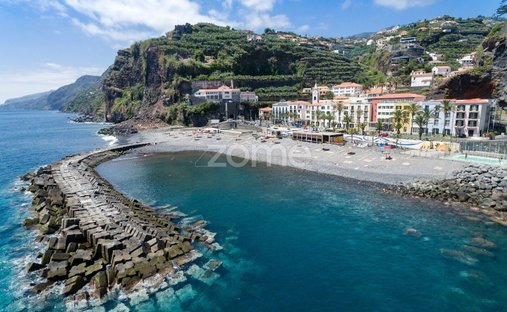 Land in Ponta do Sol, Madeira, Portugal 1