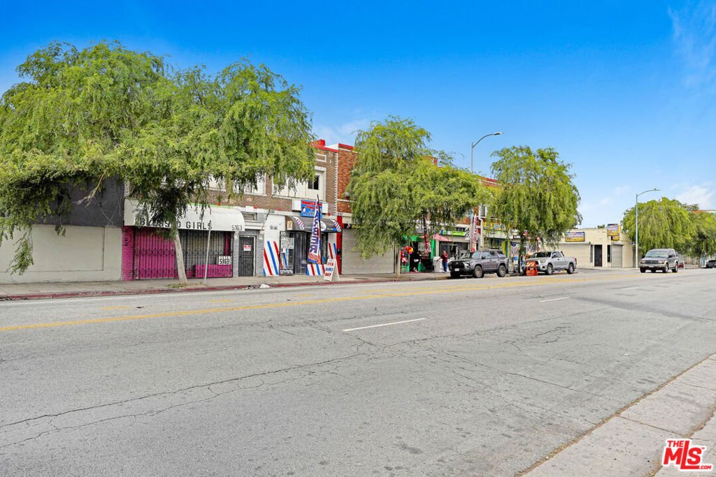 Los Angeles, California, United States 3 - 18329649