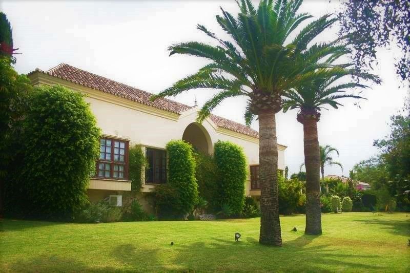 Villa in San Pedro de Alcantara, Andalusia, Spain 2 - 18329902