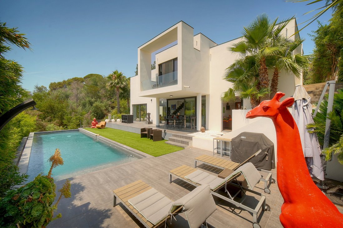 Villa in La Roquette-sur-Siagne, Provence-Alpes-Côte d'Azur, France 2 - 18321338