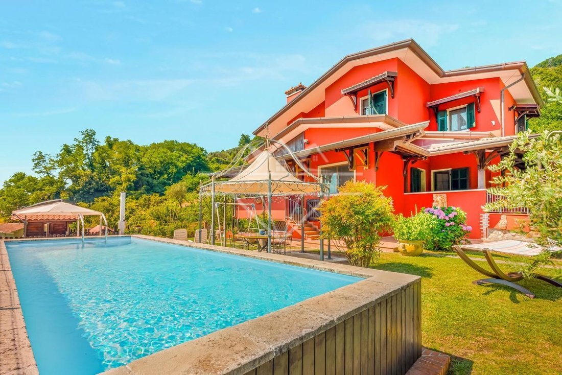 Villa in Fontia-Fossola-Fossone, Marina di Carrara, Tuscany 1 - 18330758