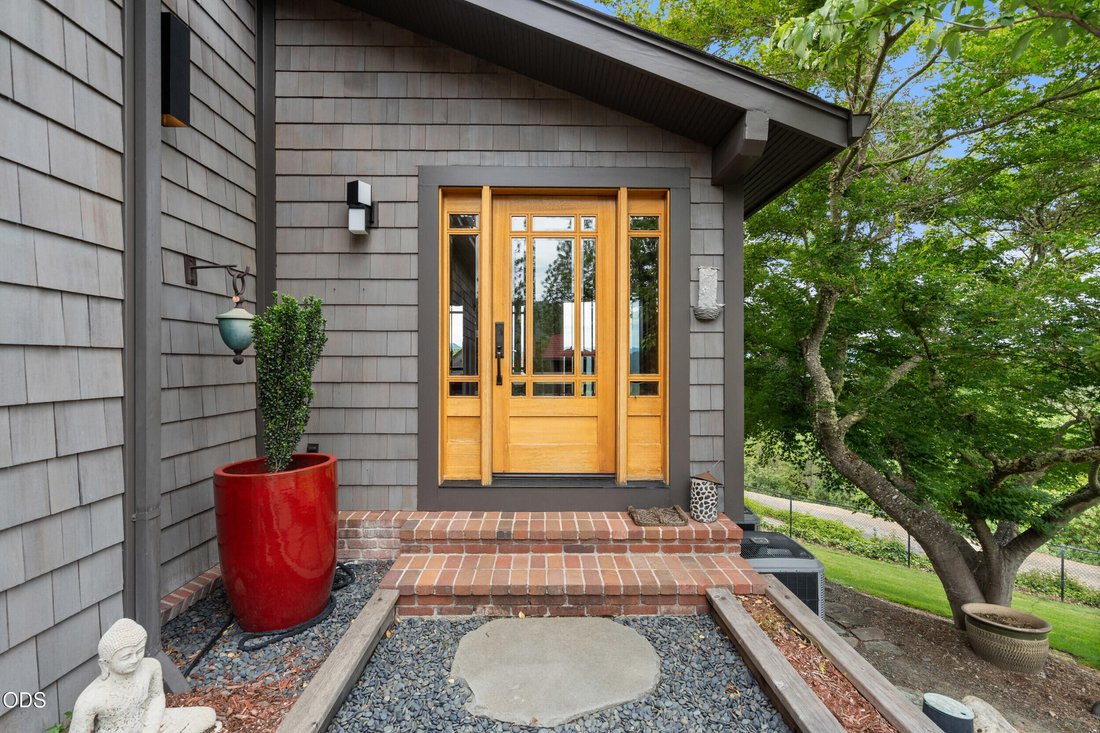 House in Grants Pass, Oregon, United States 4 - 18332430
