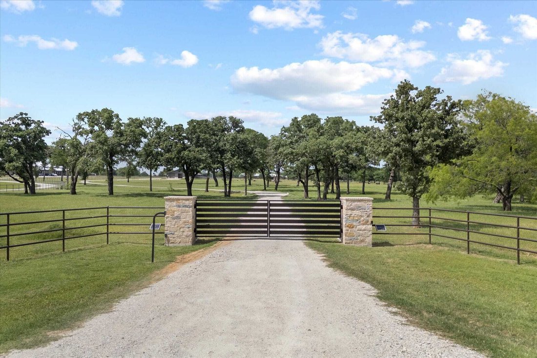 House in Pilot Point, Texas, United States 1 - 17901011