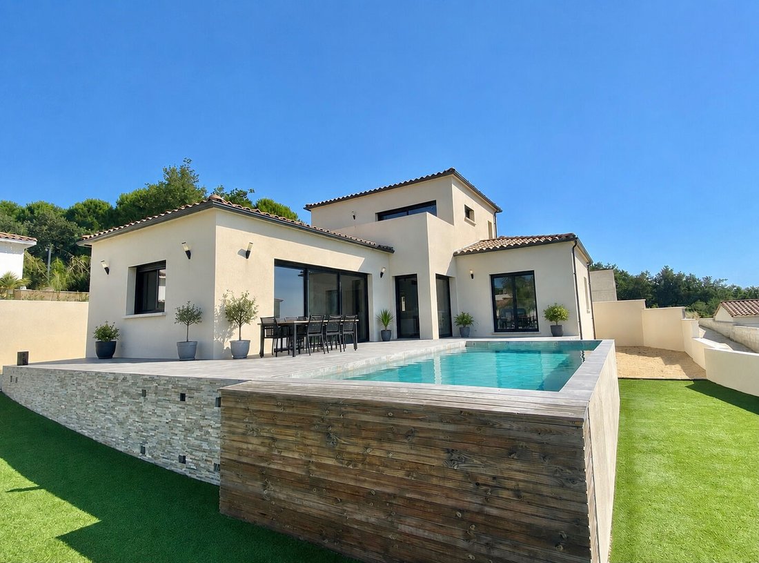 Villa in Montagne des Chèvres, Villeneuve-lès-Avignon, France 1 - 18331962