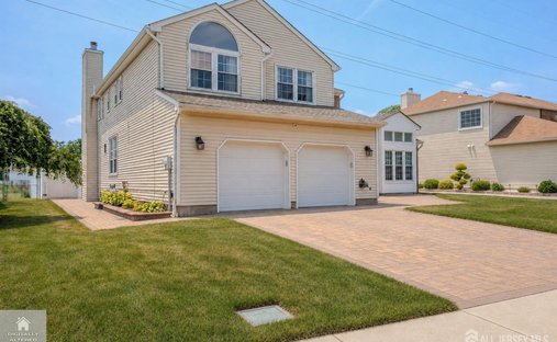 House in North Brunswick Township, New Jersey, United States 1