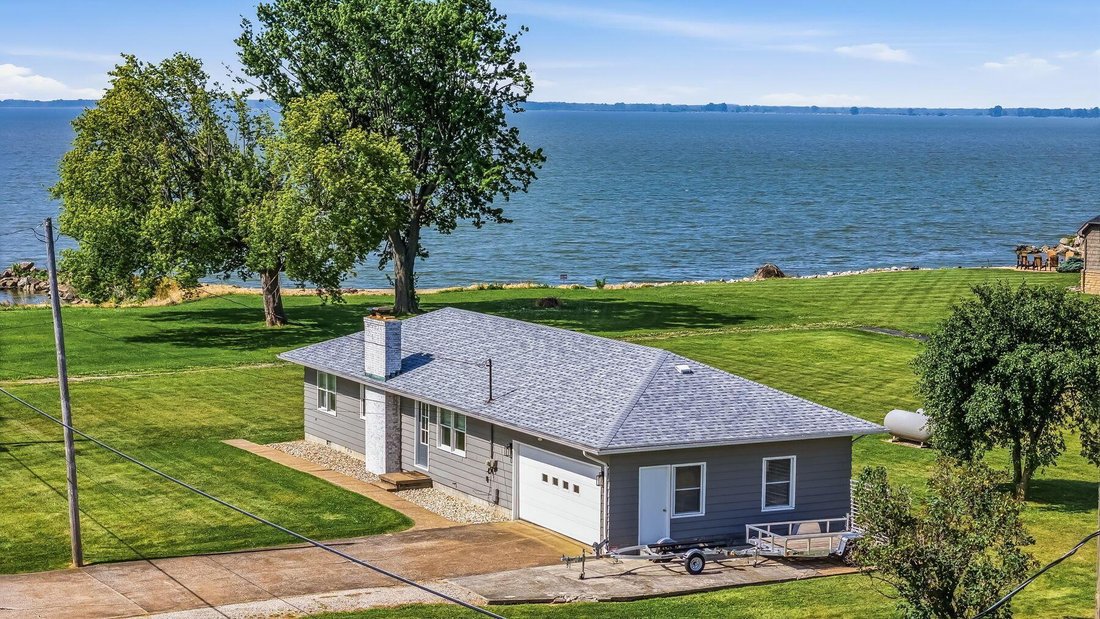 House in Port Clinton, Ohio, United States 3 - 18327222