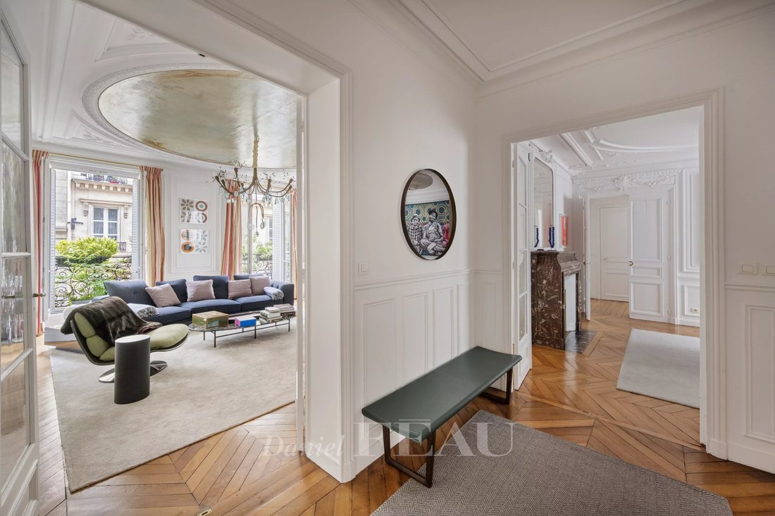 Apartment in Clichy-Trinité, Paris 9e Arrondissement, Paris 3 - 18331921