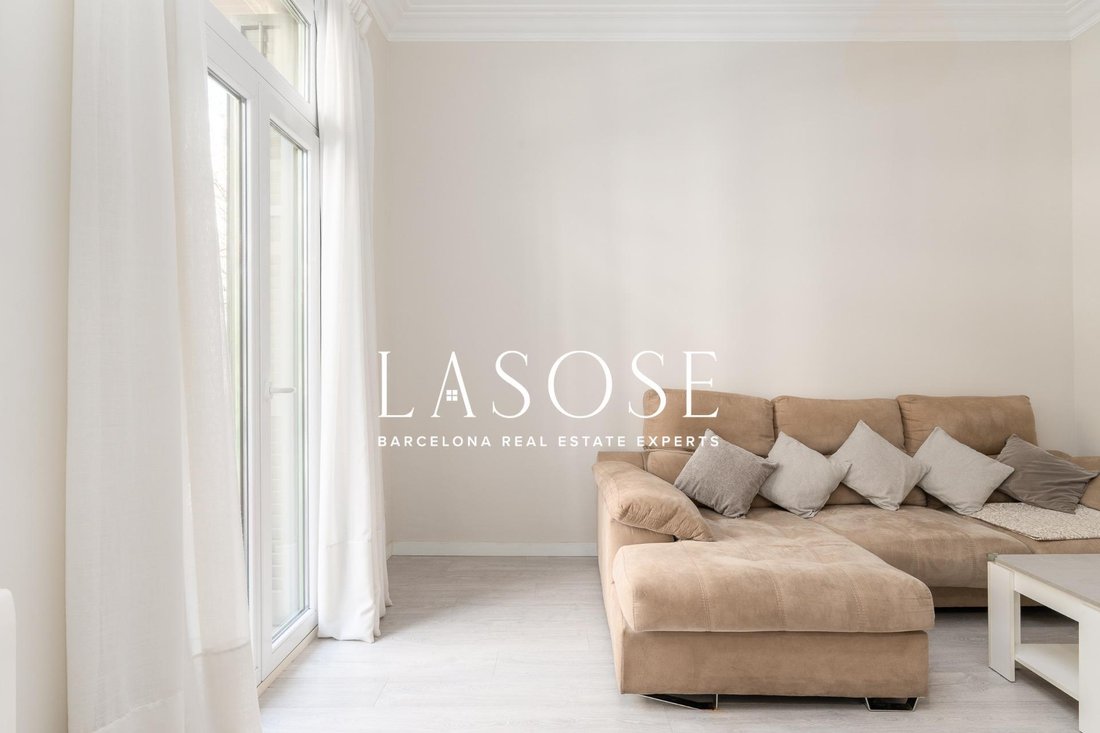 Apartment in Eixample, Barcelona, Spain 4 - 18327113
