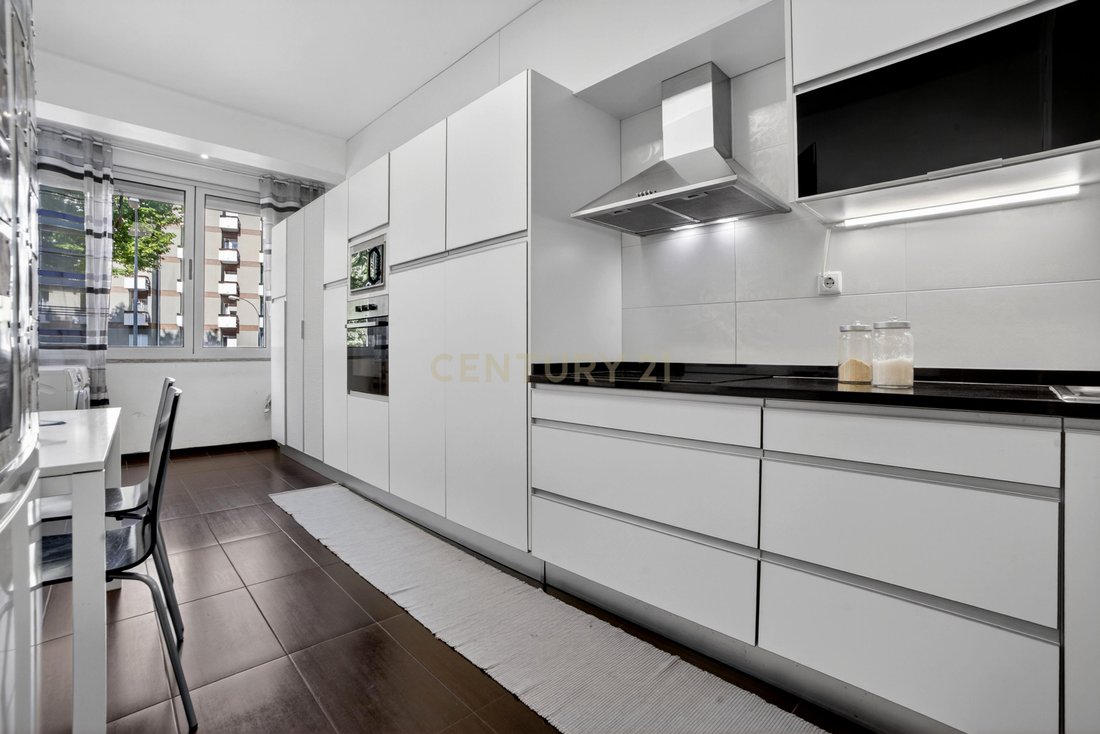 Apartment in Linda-a-Velha, Lisbon, Portugal 2 - 18009623