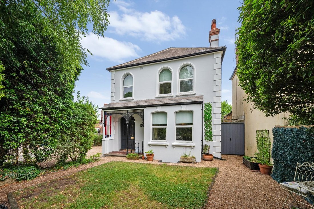 House in London Borough of Sutton, England 1 - 18326847