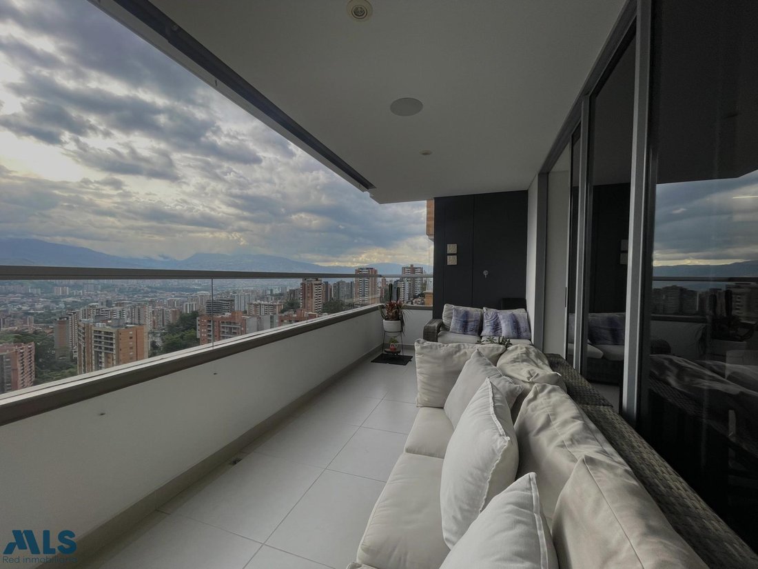 Apartment in Envigado, Antioquia, Colombia 2 - 18327357