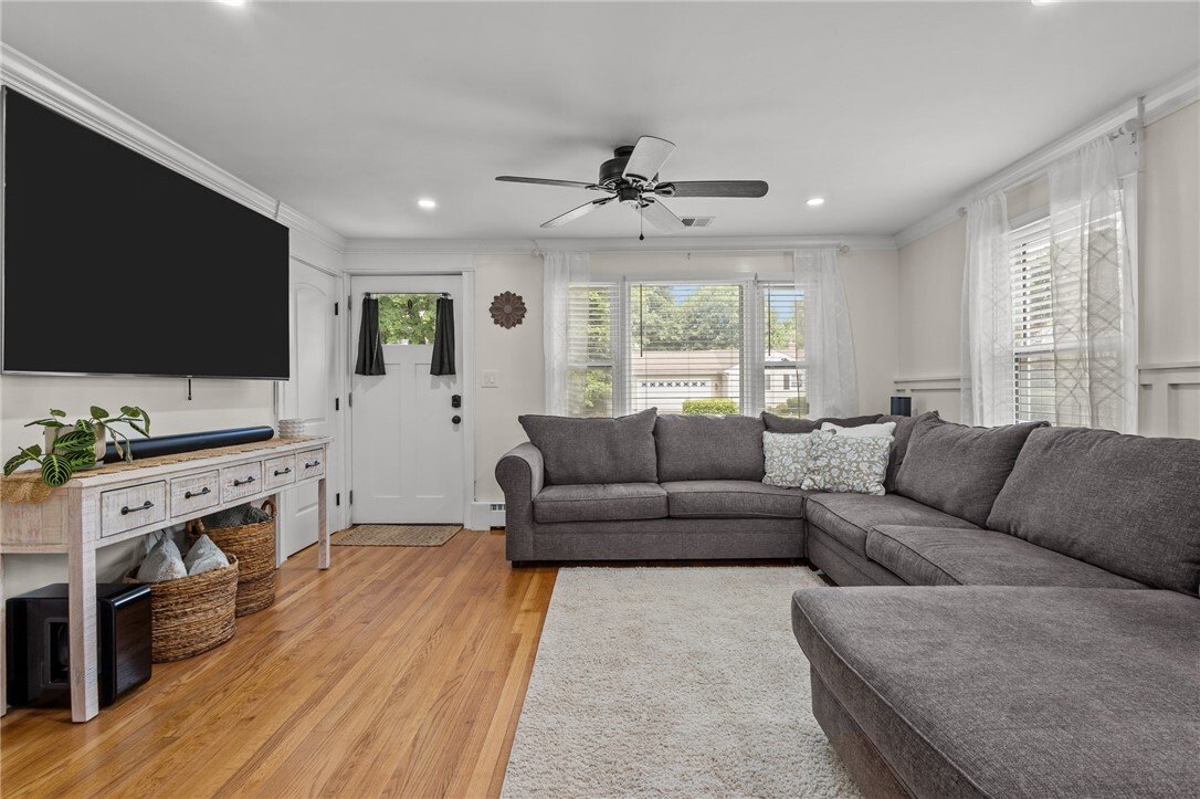 House in Cumberland, Rhode Island, United States 2 - 18329401