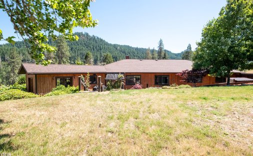 House in Roseburg, Oregon, United States 1