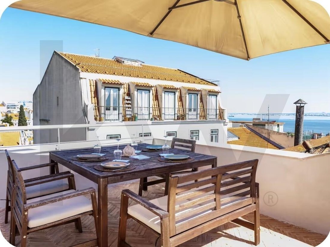Apartment in Misericordia, Lisbon, Portugal 3 - 18330125