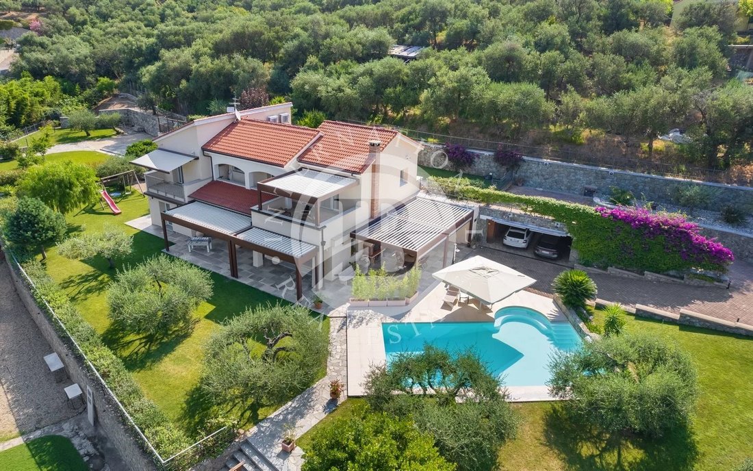 Villa in Toirano, Liguria, Italy 1 - 18326901