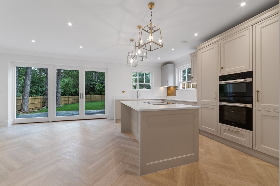 House in Sunninghill, England 2 - 18326868