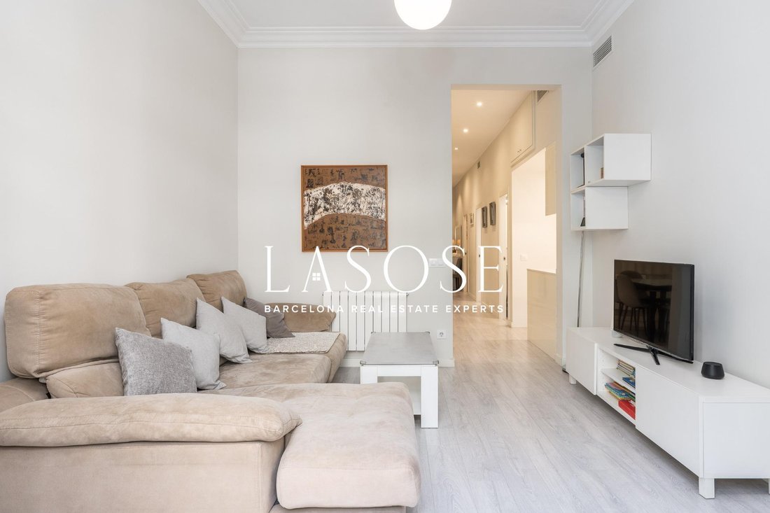 Apartment in Eixample, Barcelona, Spain 2 - 18327113