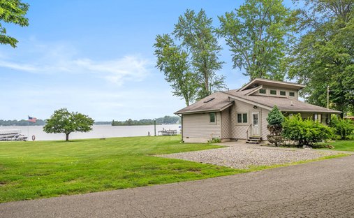 House in Quincy, Michigan, United States 1