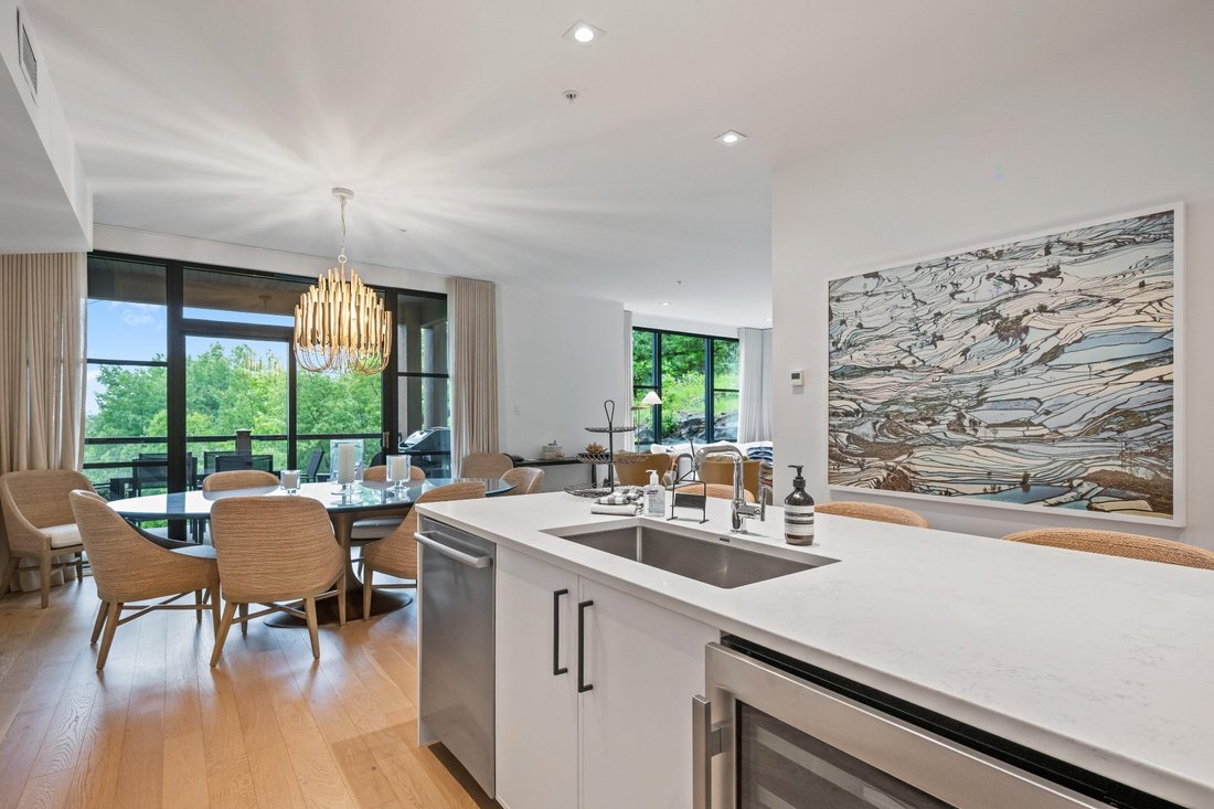 Condo in Mont-Tremblant, Quebec, Canada 3 - 18331791