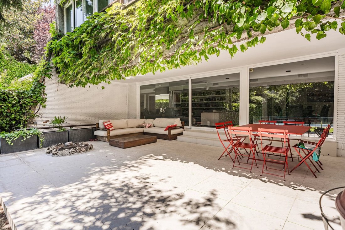 Townhouse in La Moraleja, Alcobendas, Comunidad de Madrid 2 - 18328365