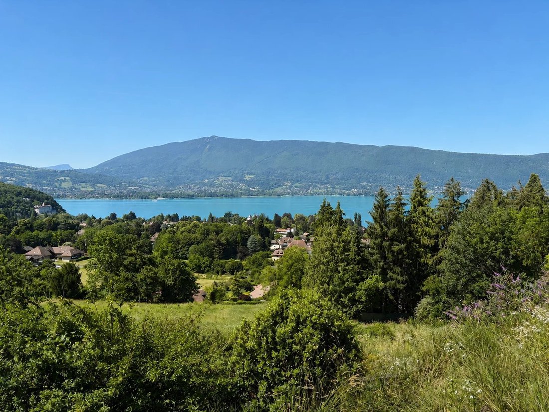 Land in Menthon-Saint-Bernard, Auvergne-Rhône-Alpes, France 1 - 18328276