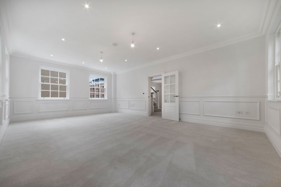 House in Sunninghill, England 5 - 18326868