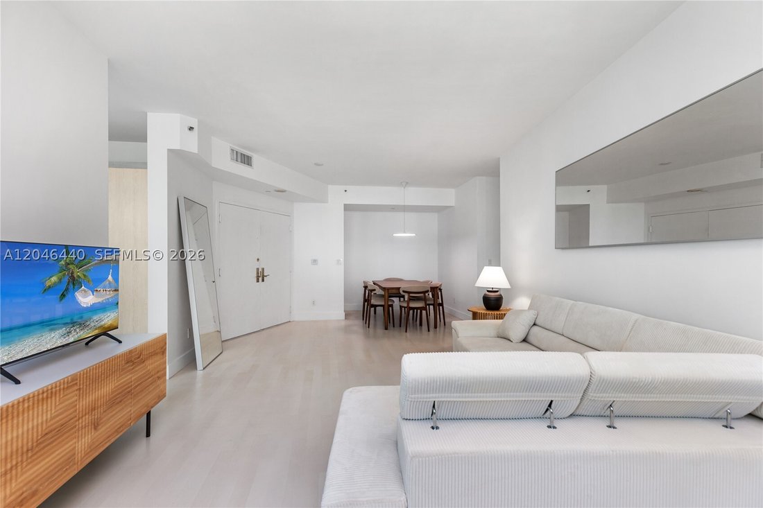 Condo in Miami Beach, Florida, United States 5 - 18326938