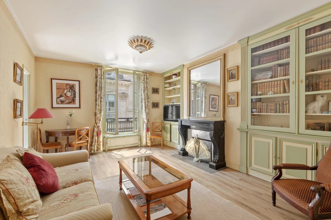 Apartment in Palais Royal, Paris 1er Arrondissement, Paris 3 - 18328373