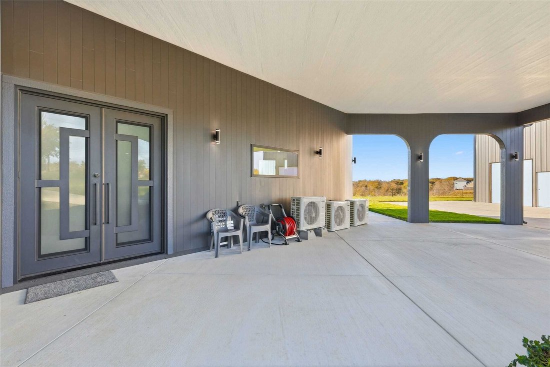 House in Decatur, Texas, United States 3 - 18168225