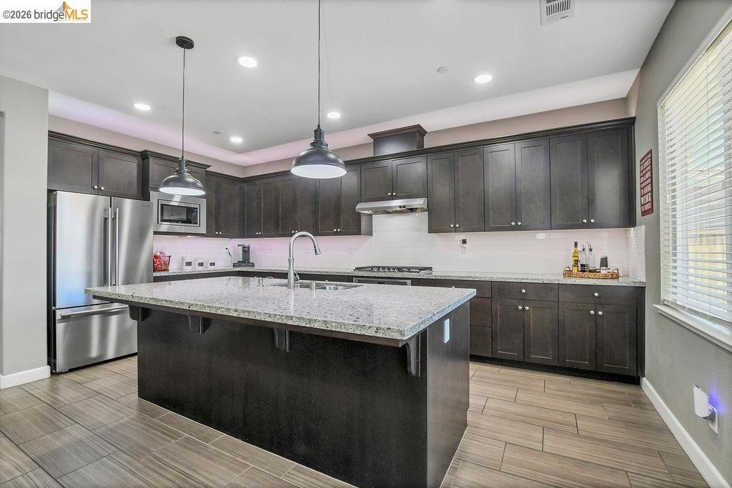 Brentwood, California, United States 5 - 18328562