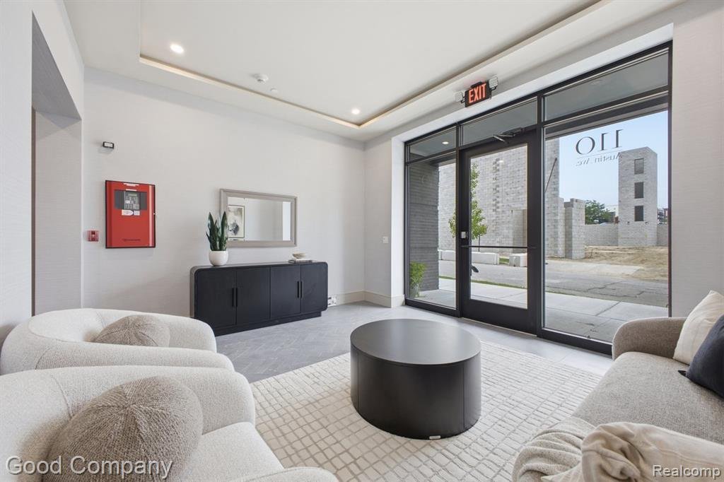 Condo in Royal Oak, Michigan, United States 5 - 18329538