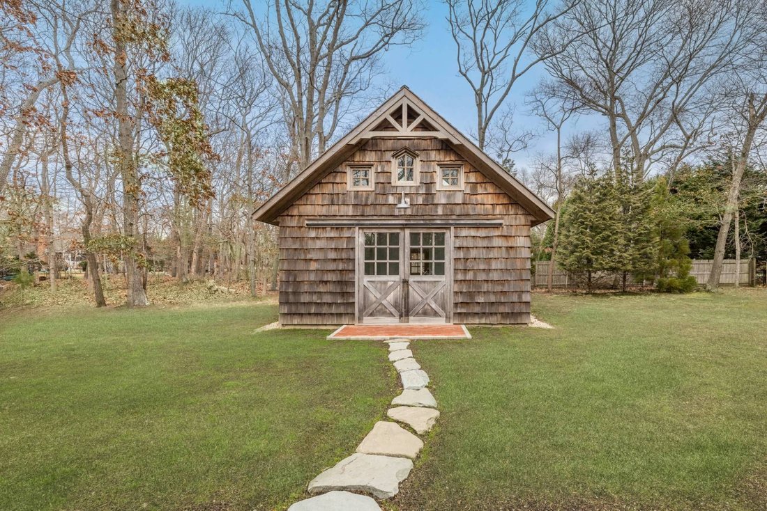 East Hampton, New York, United States 1 - 18331686
