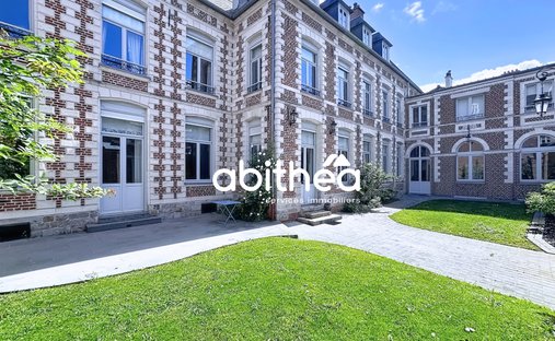 Estate in Prefecture, Arras, France 1