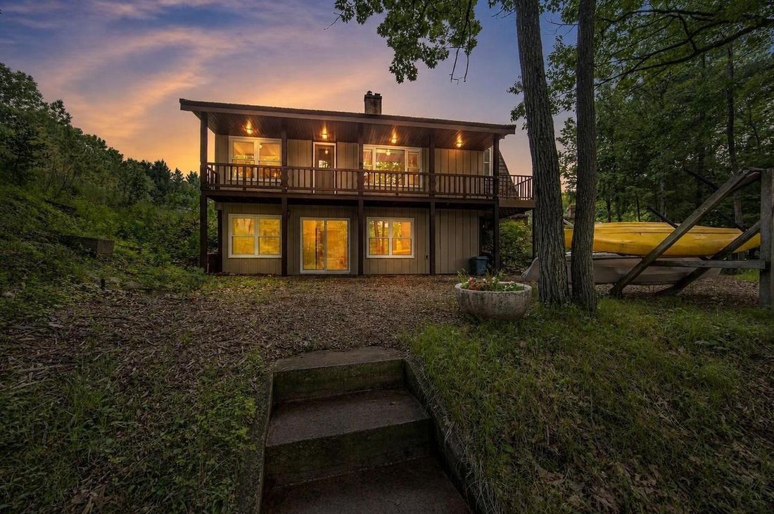 House in Legend Lake, Wisconsin, United States 2 - 18329906