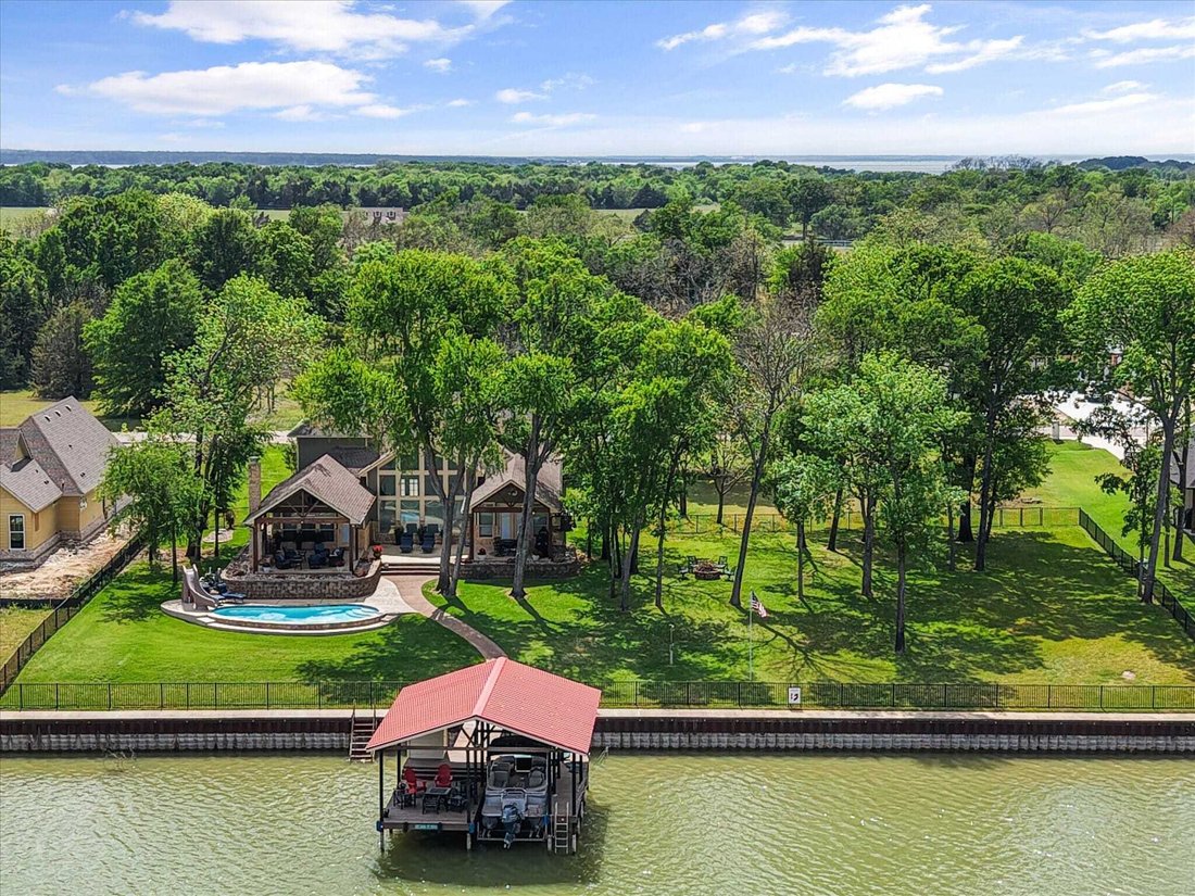 House in Corsicana, Texas, United States 3 - 17525267