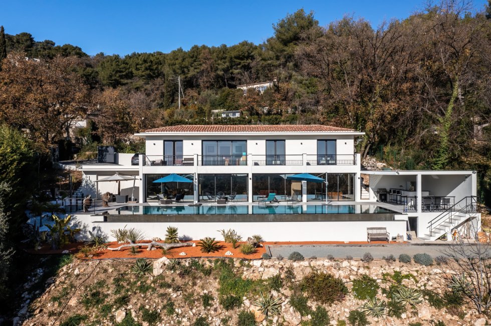 Villa in Tourrettes-sur-Loup, Provence-Alpes-Côte d'Azur, France 2 - 18330468