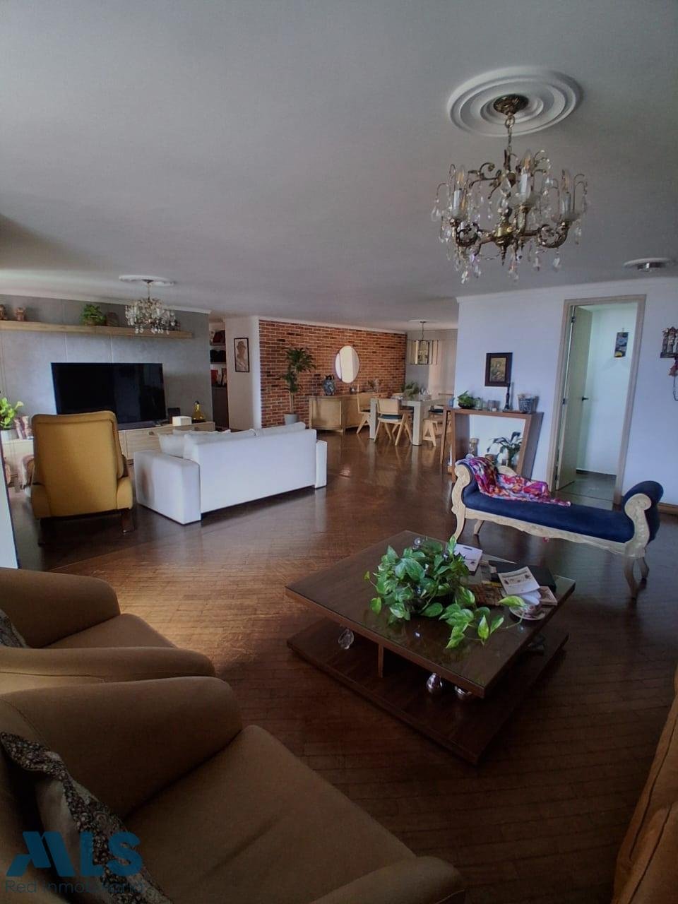 Apartment in Medellín, Antioquia, Colombia 5 - 18327396