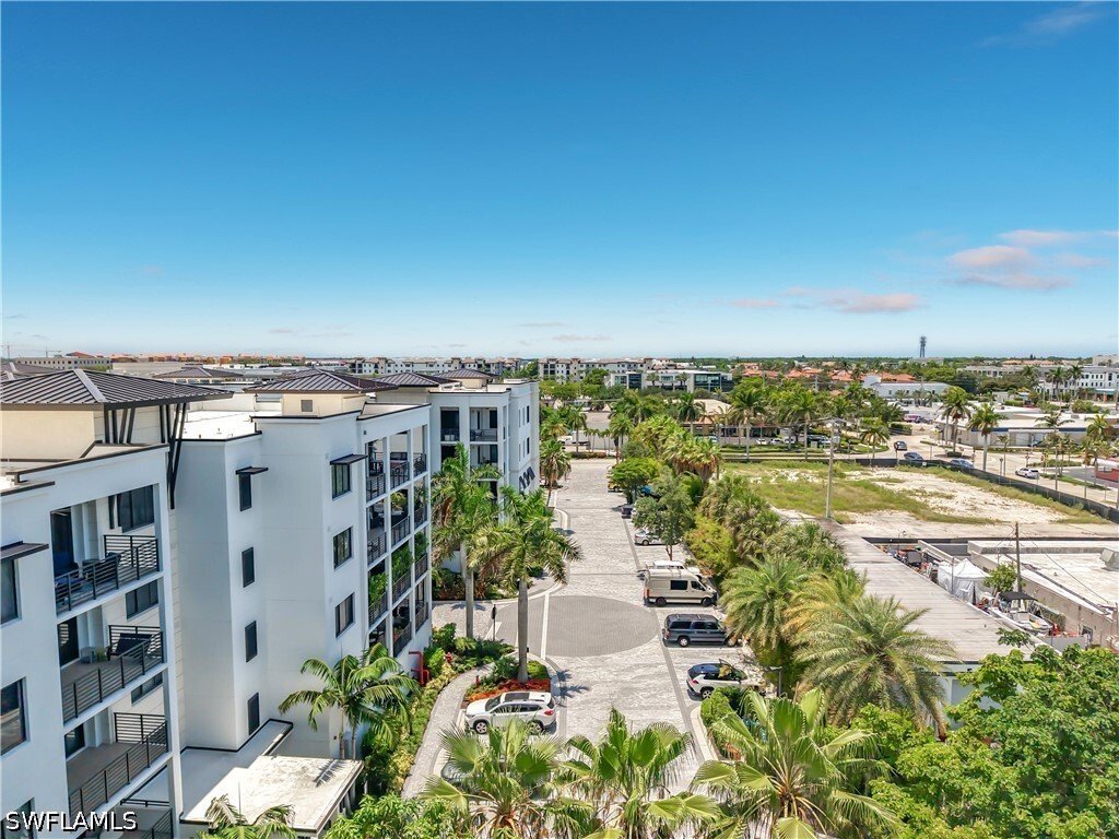Condo in Naples, Florida, United States 4 - 18329367