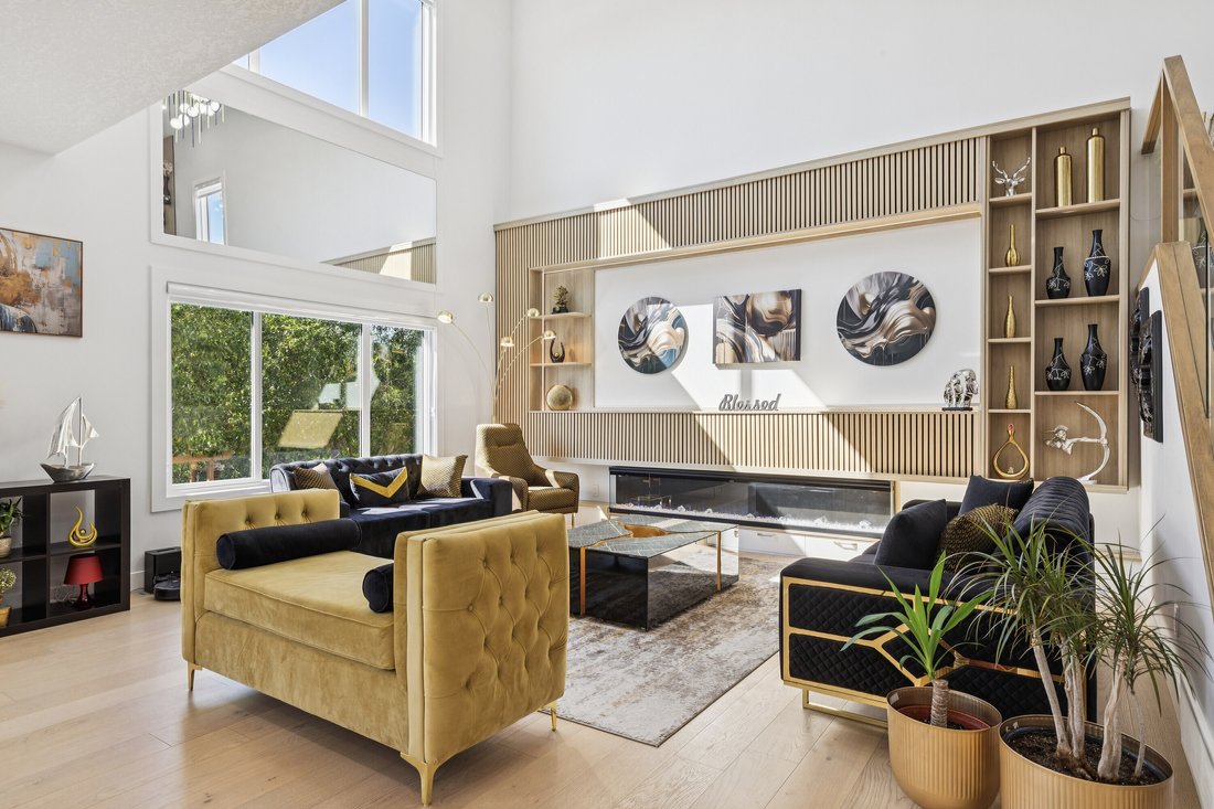 House in Edmonton, Alberta, Canada 5 - 18328715