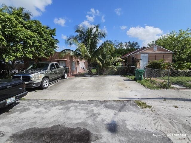 Dania Beach, Florida, United States 1 - 18326890