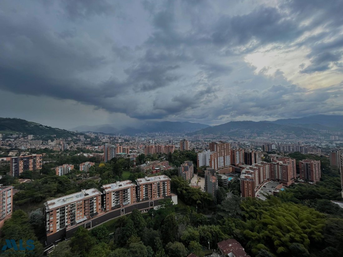 Apartment in Envigado, Antioquia, Colombia 4 - 18327357
