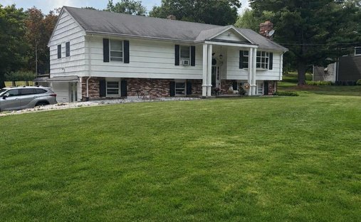 House in Trumbull, Connecticut, United States 1