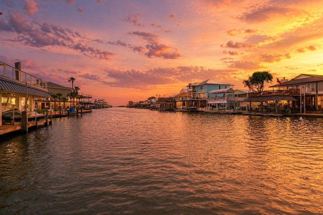 House in Galveston, Texas, United States 3 - 18223249
