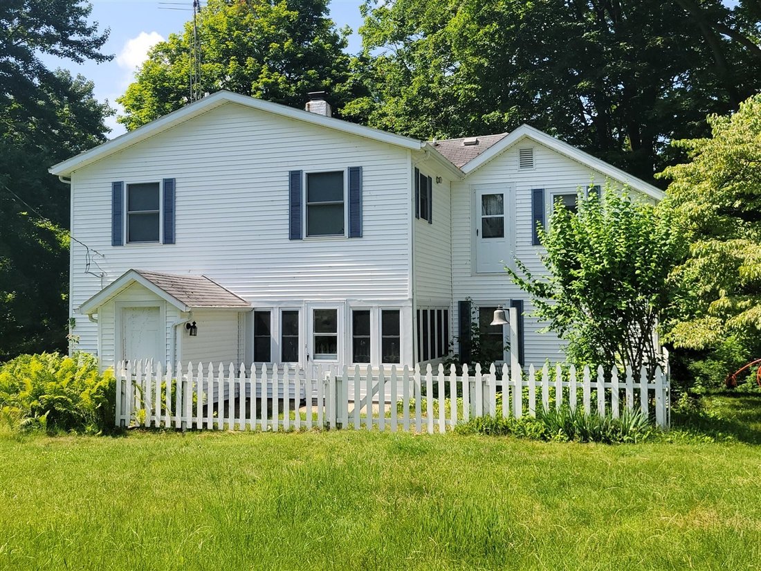 House in Gobles, Michigan, United States 3 - 18326802