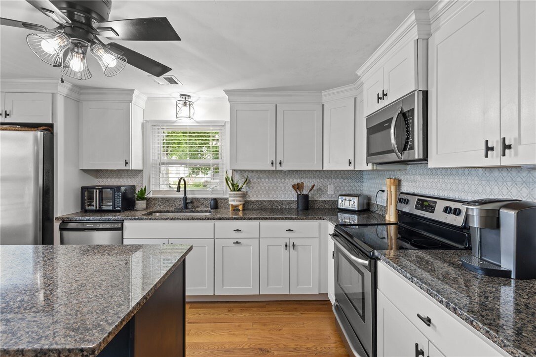 House in Cumberland, Rhode Island, United States 3 - 18329401