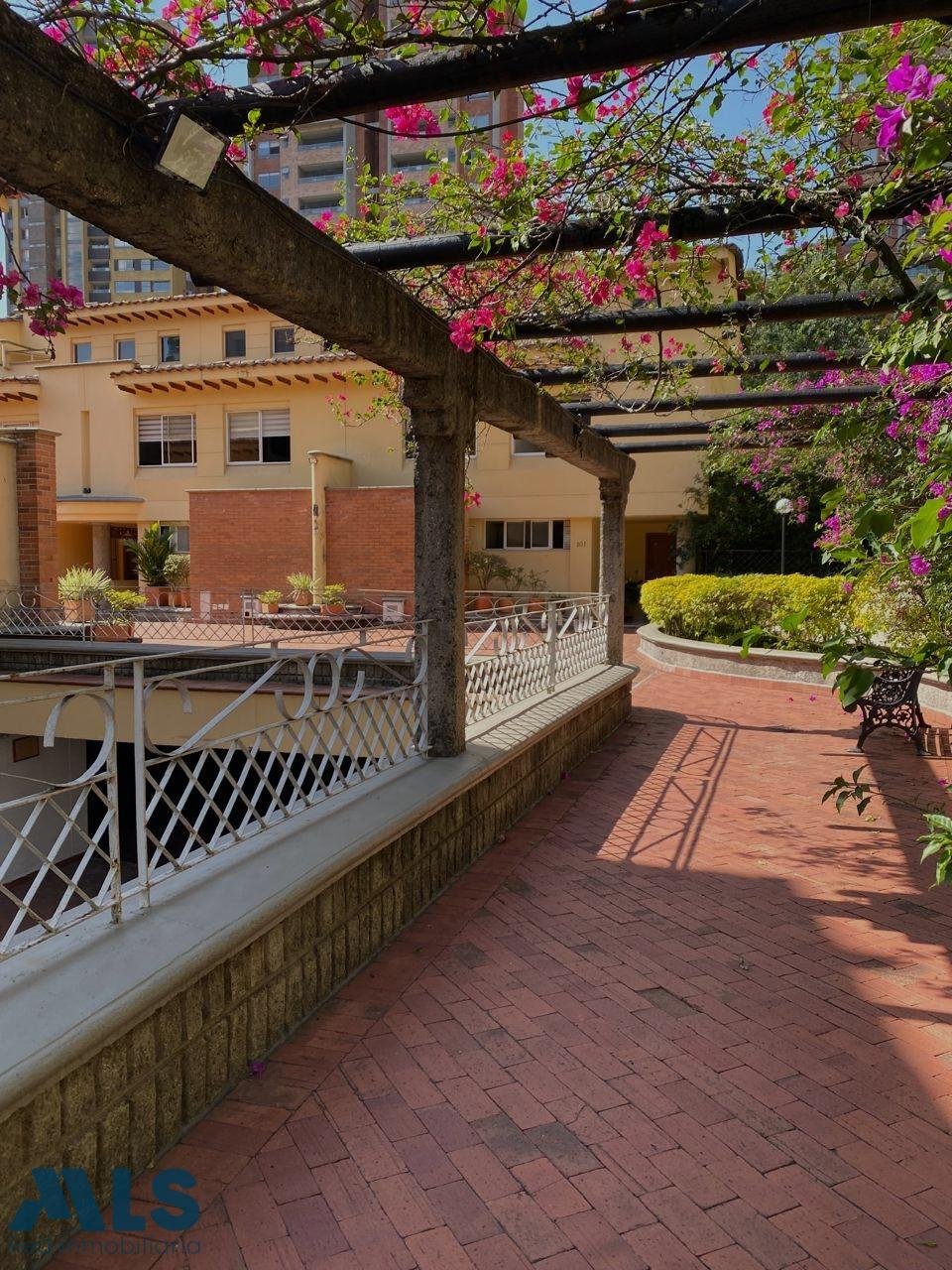 House in Medellín, Antioquia, Colombia 4 - 18327345