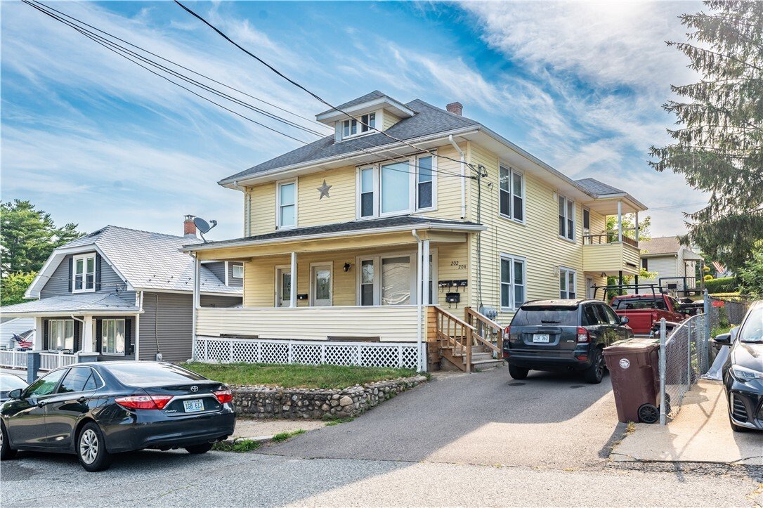 Woonsocket, Rhode Island, United States 5 - 18326758