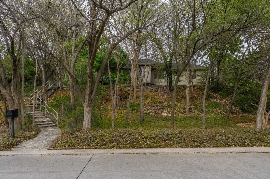 House in Fort Worth, Texas, United States 2 - 17990133