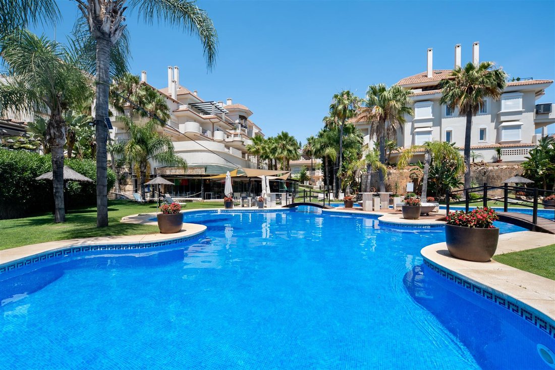 Penthouse in Nueva Andalucia, Marbella, Spain 1 - 18326968